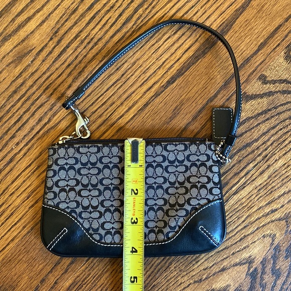 Vintage Coach wristlet, black. Excellent condition! - Picture 5 of 5